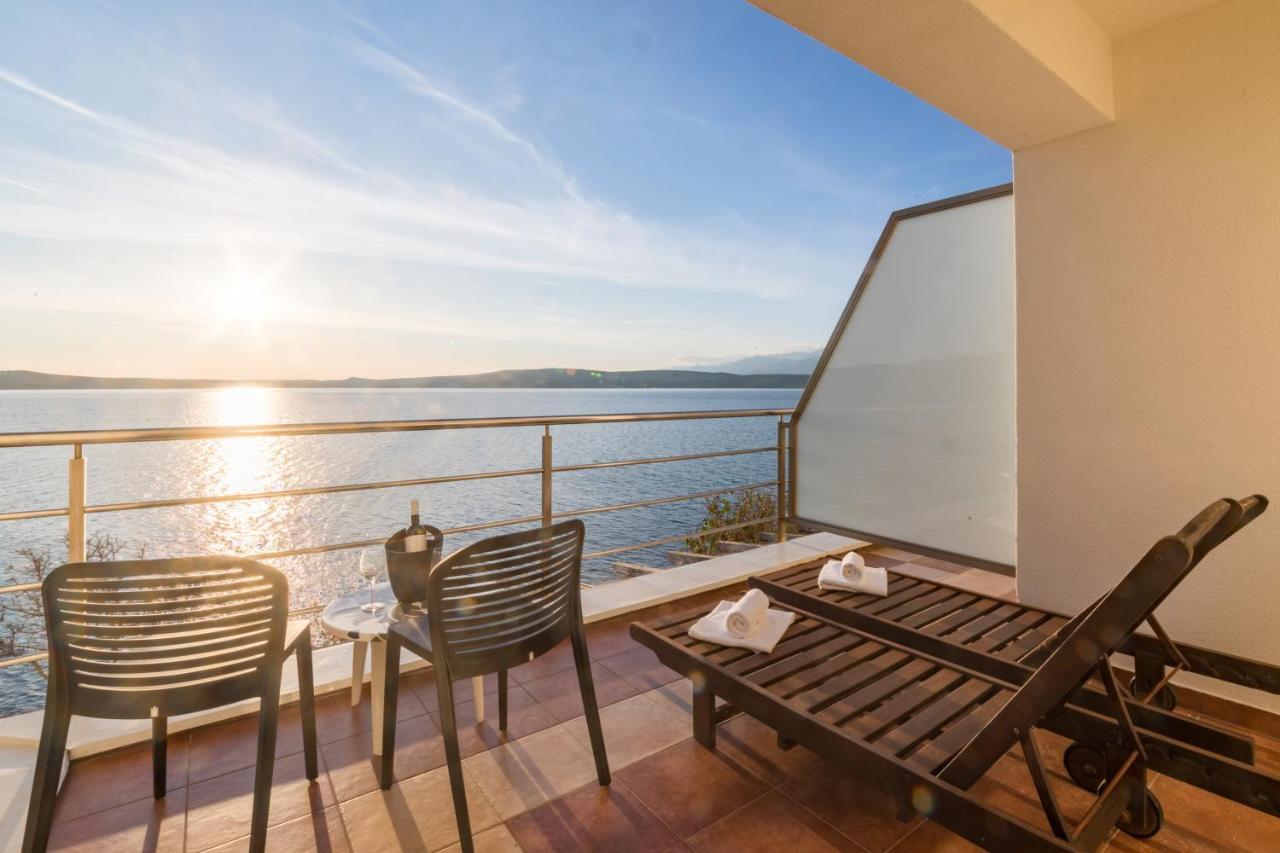 Hotel Rooms Roccia Novigrad  Exteriör bild