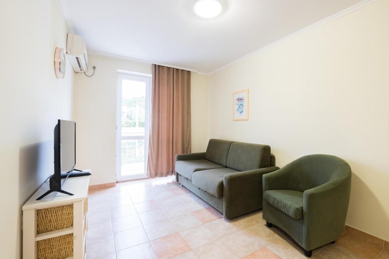 Hotel Rooms Roccia Novigrad  Exteriör bild