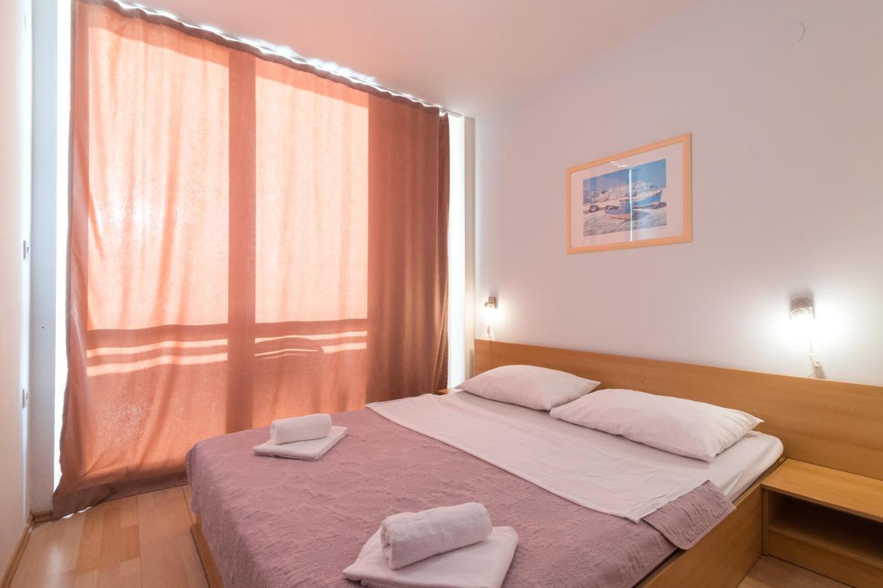 Hotel Rooms Roccia Novigrad  Exteriör bild