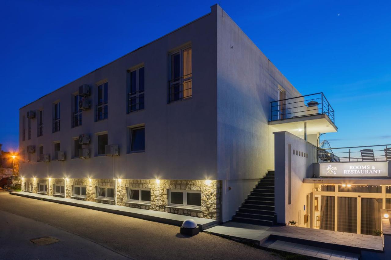 Hotel Rooms Roccia Novigrad  Exteriör bild