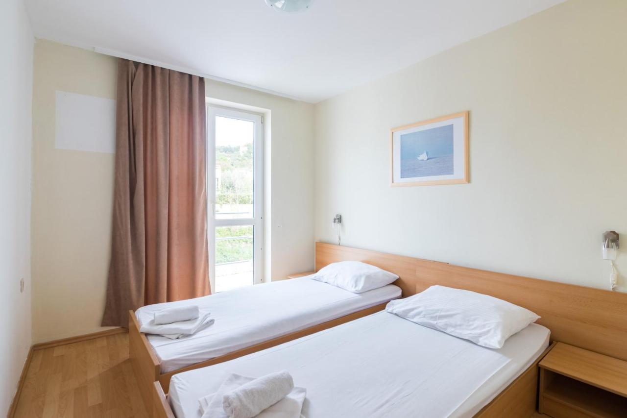 Hotel Rooms Roccia Novigrad  Exteriör bild