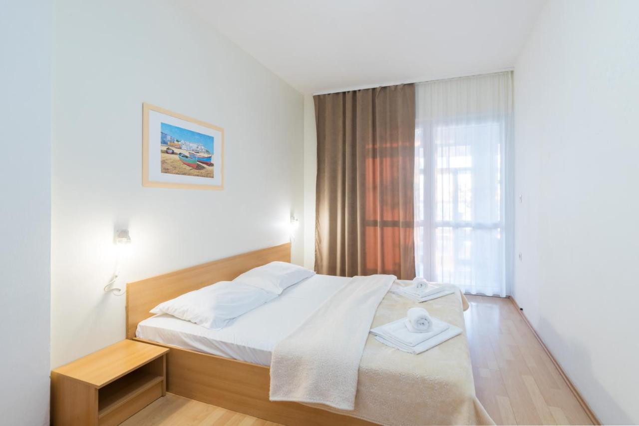 Hotel Rooms Roccia Novigrad  Exteriör bild